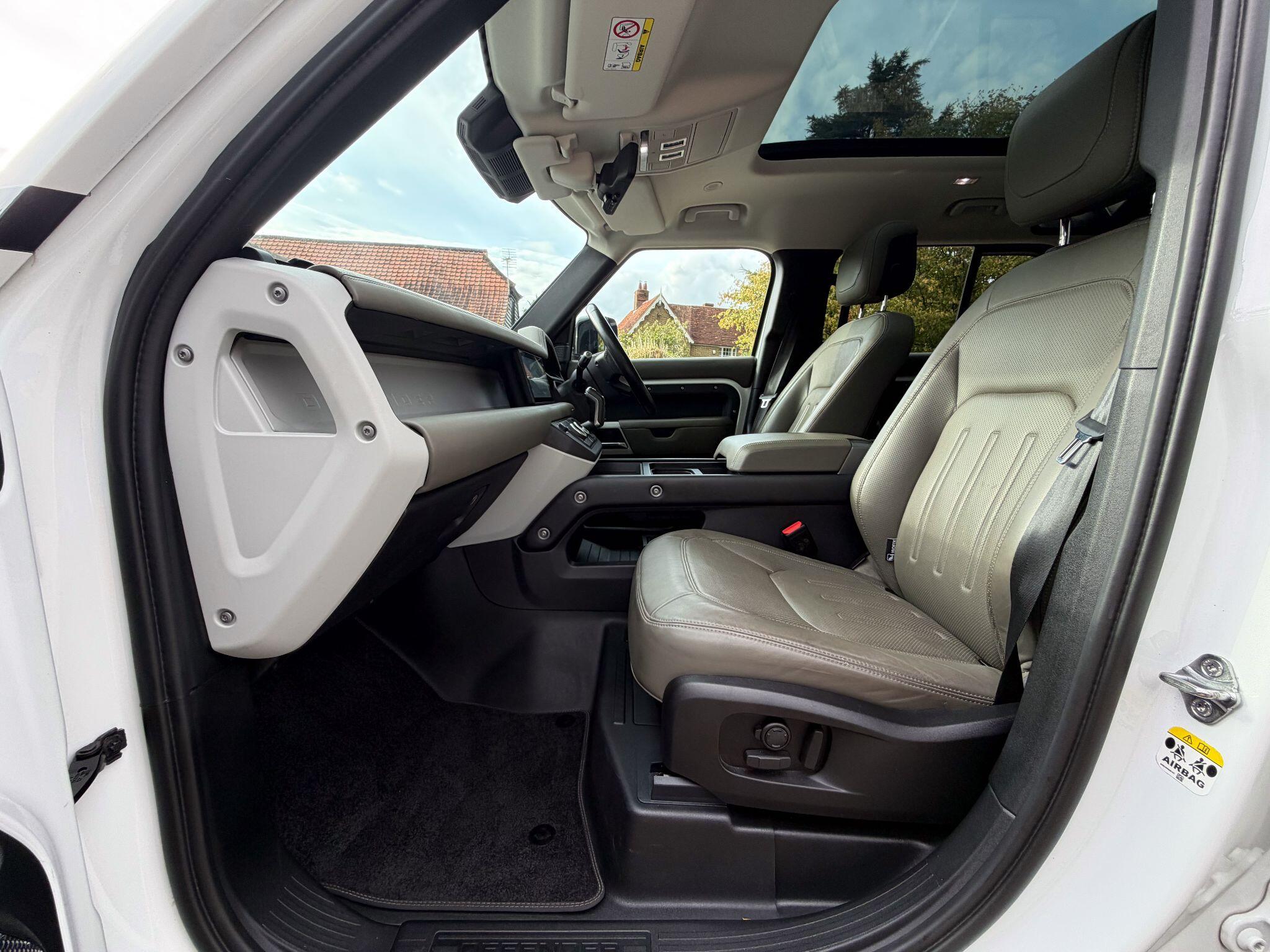 Land Rover Defender 110 view 3