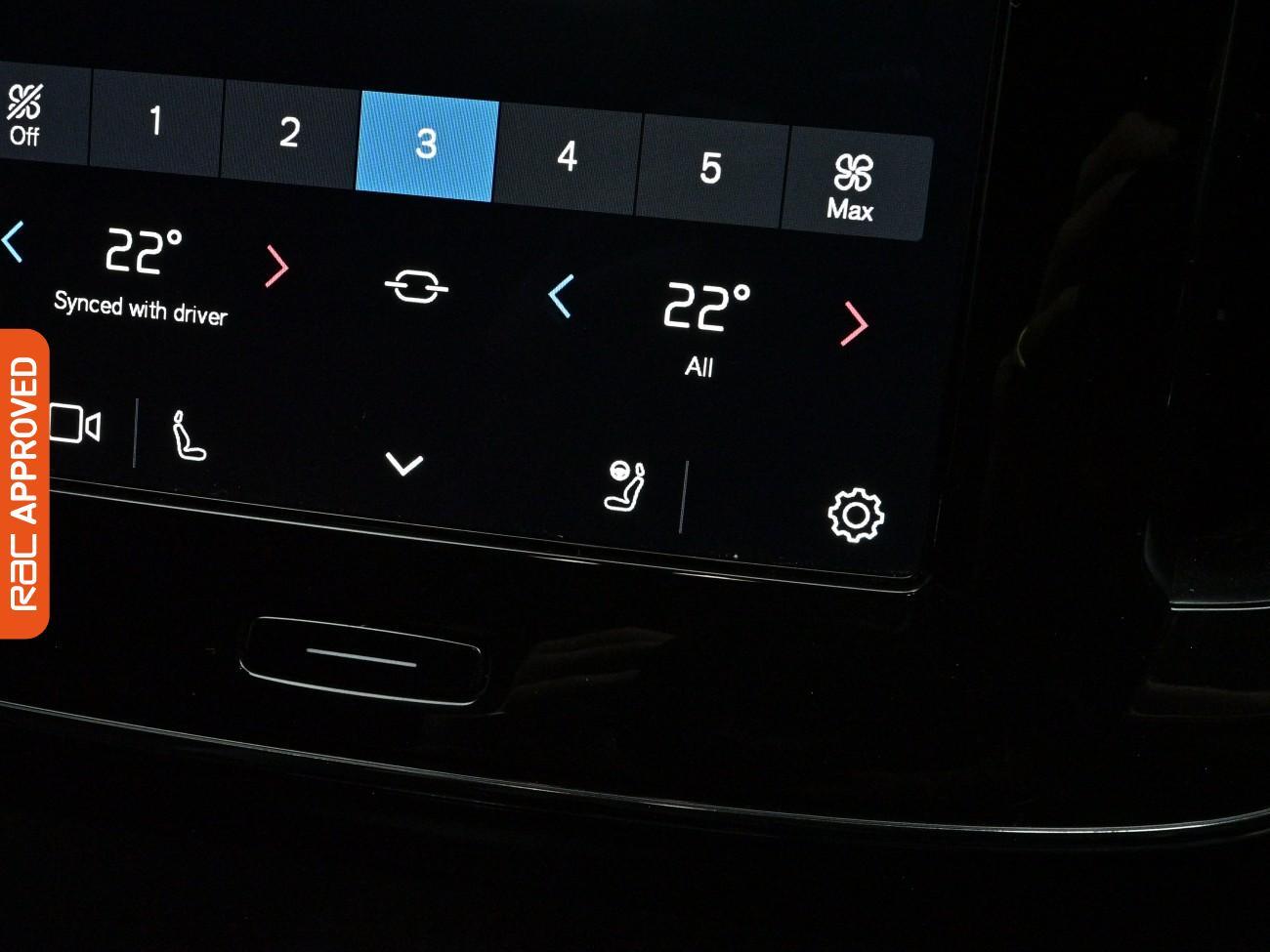 Volvo XC40 view 18