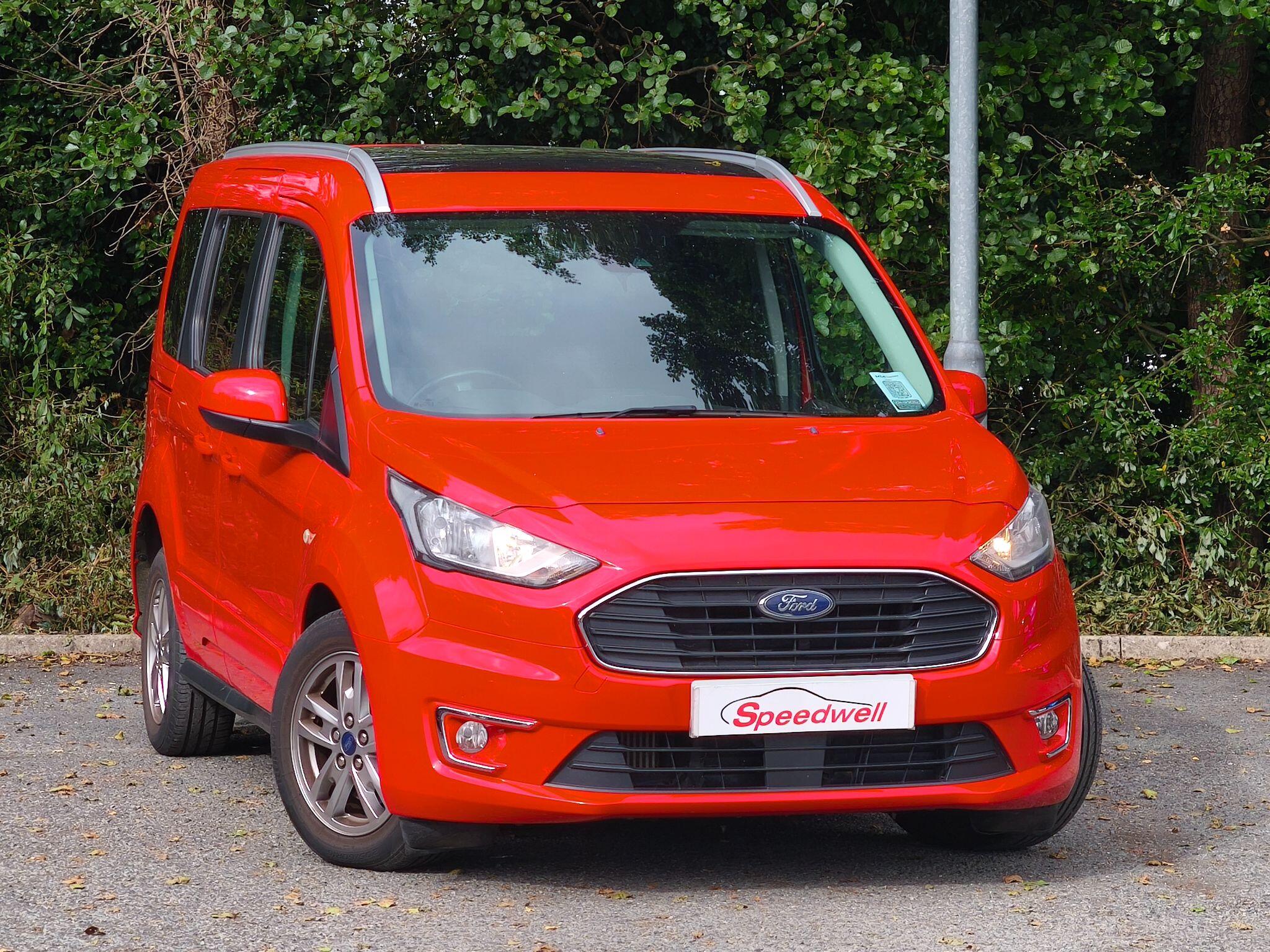 2020 Ford Tourneo Connect in Red for sale