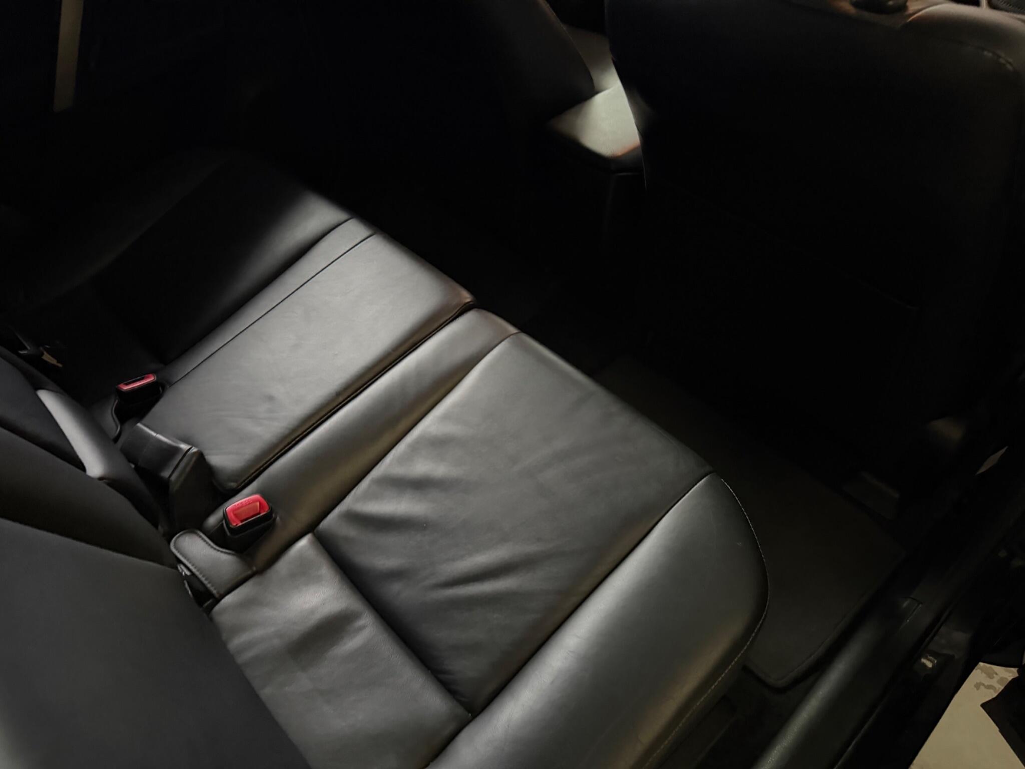 Toyota RAV4 view 11