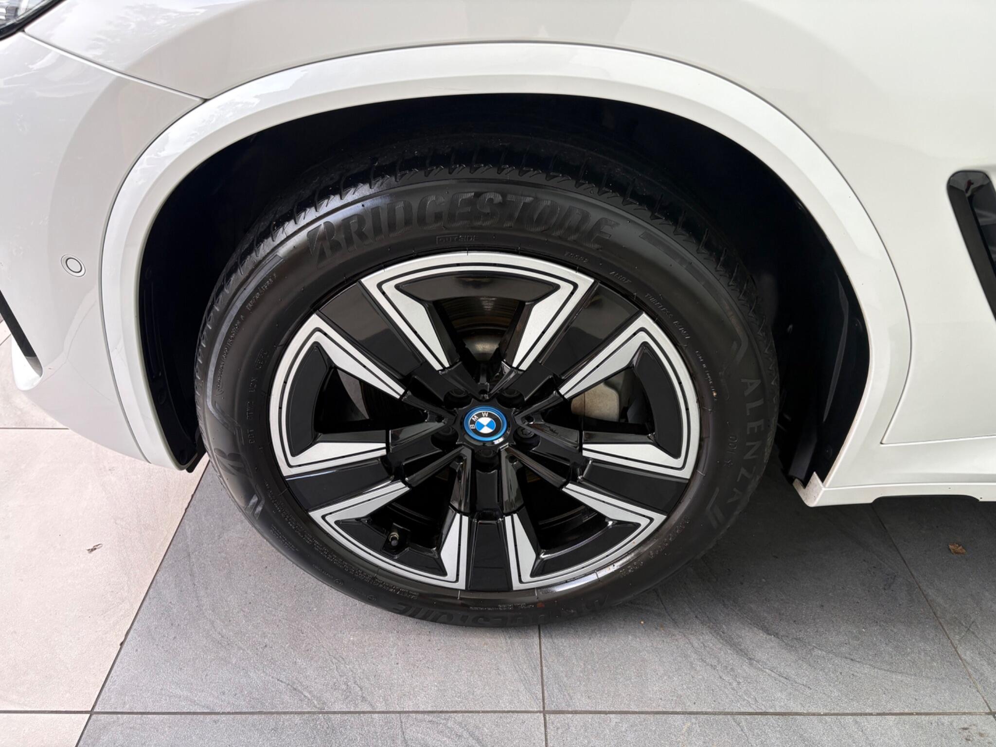 BMW iX3 view 19