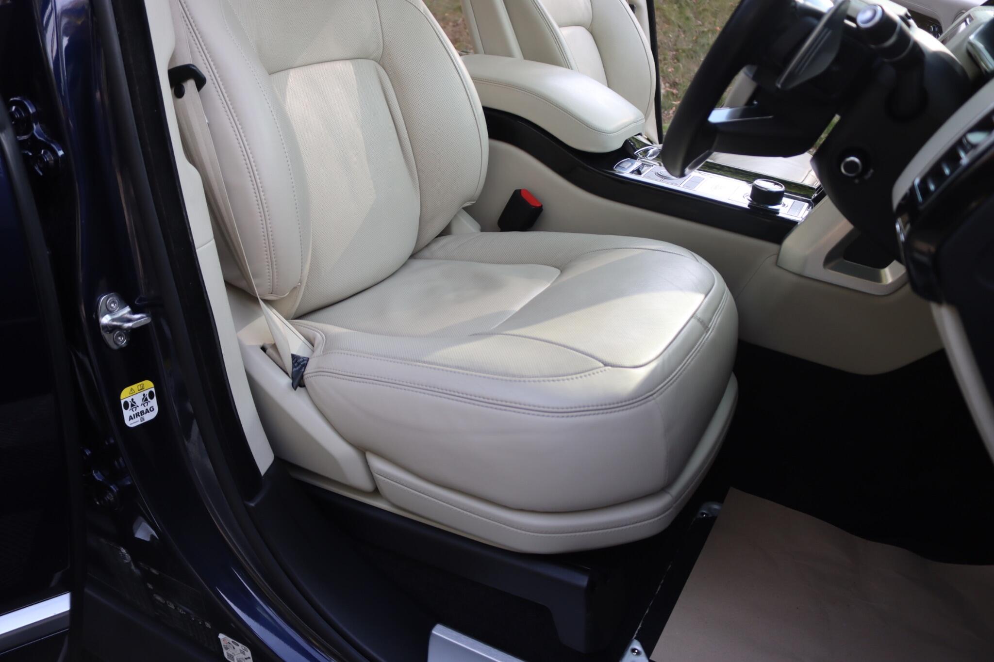 Land Rover Range Rover view 43