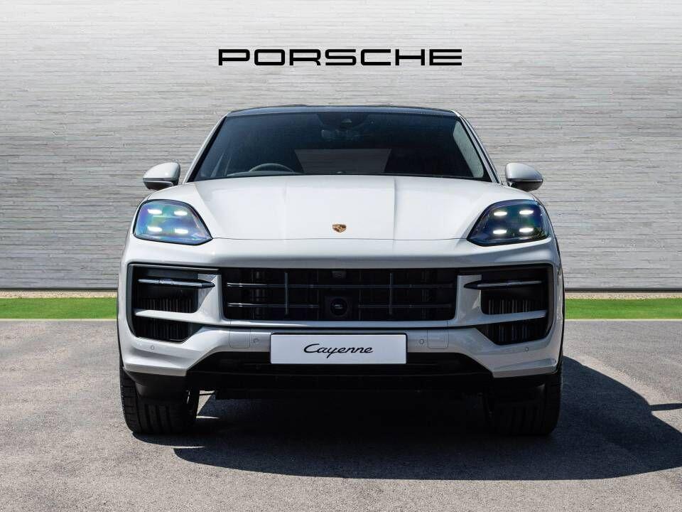Porsche Cayenne view 37