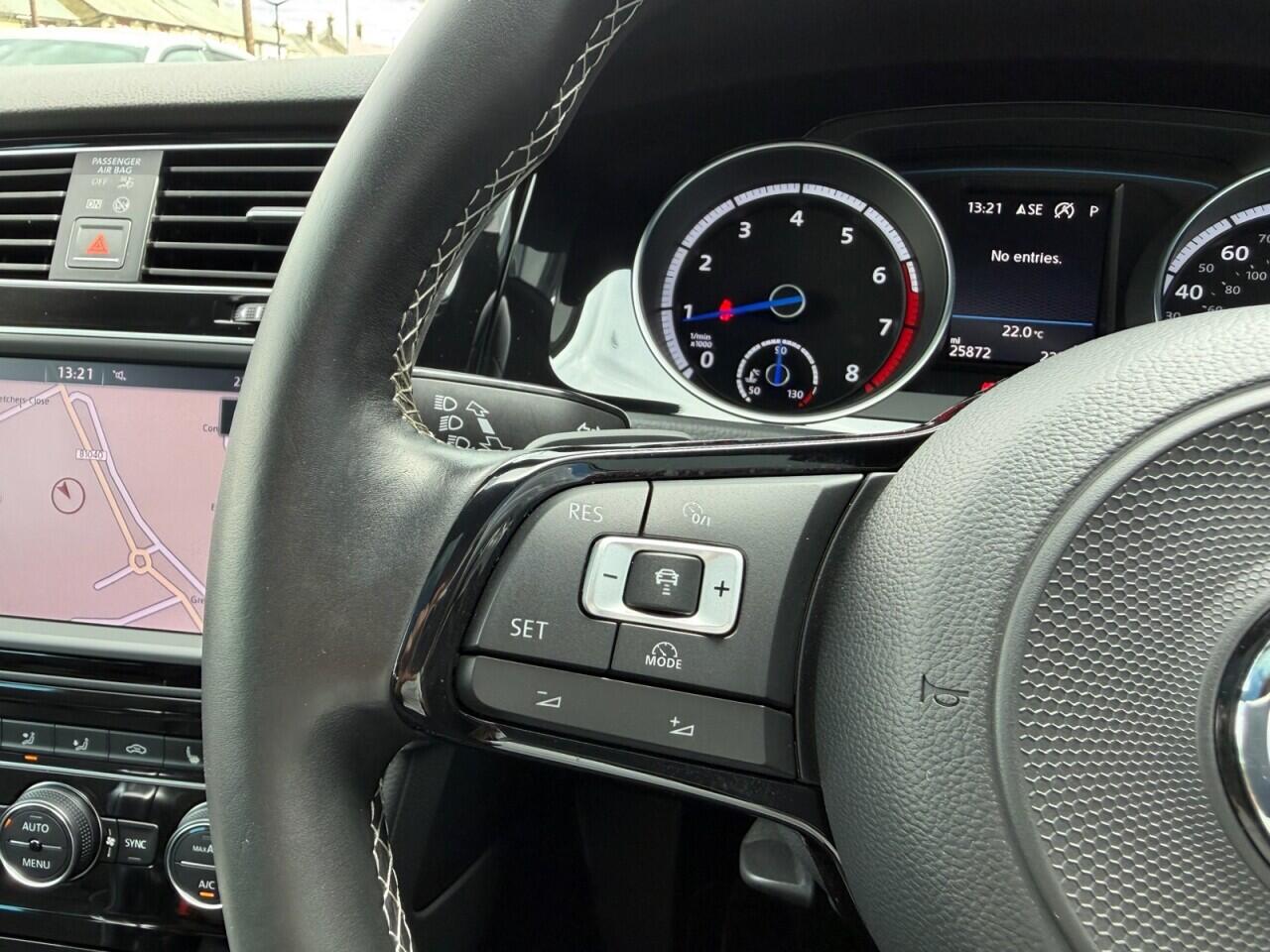 Volkswagen Golf view 30