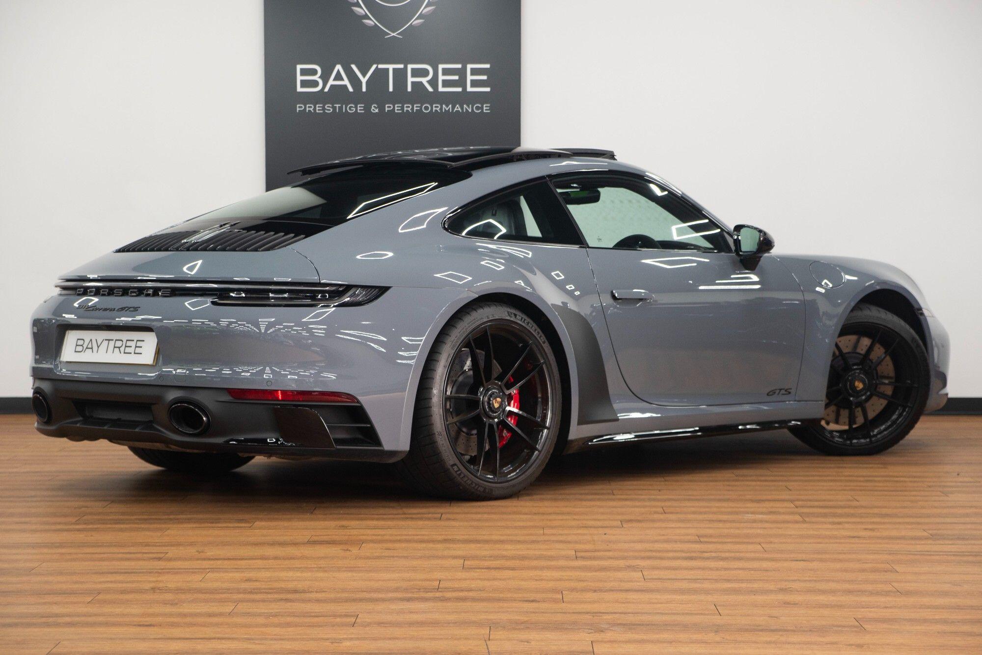 Porsche 911 view 22