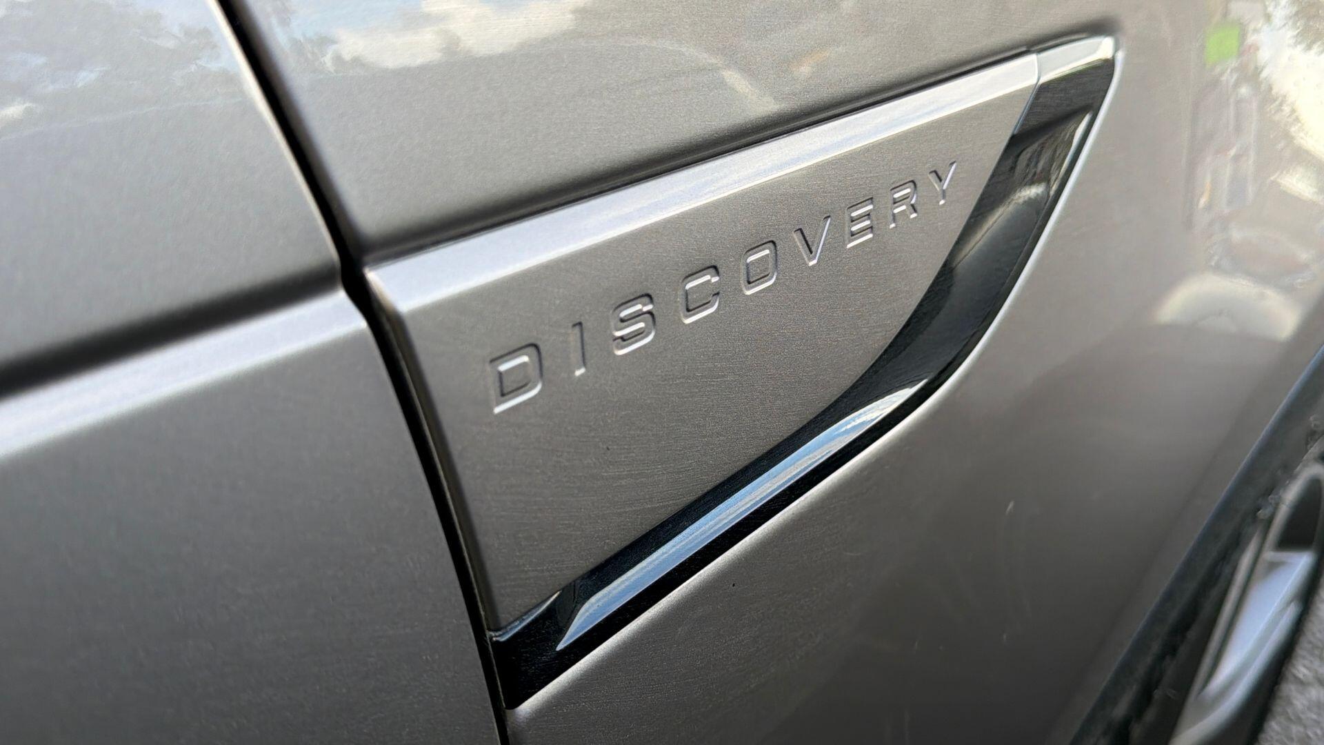 Land Rover Discovery view 23