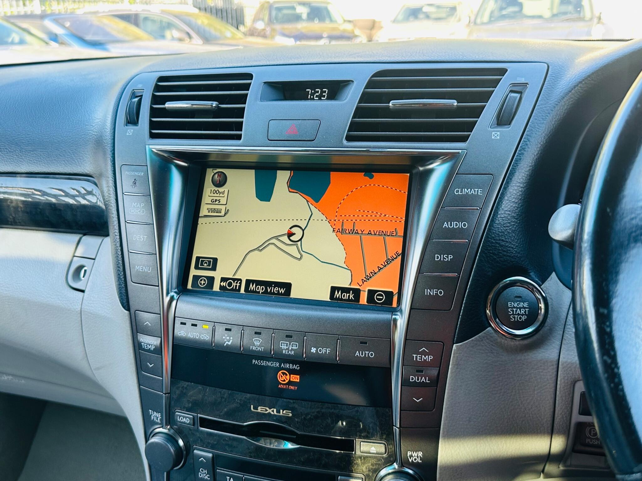 Lexus LS view 34