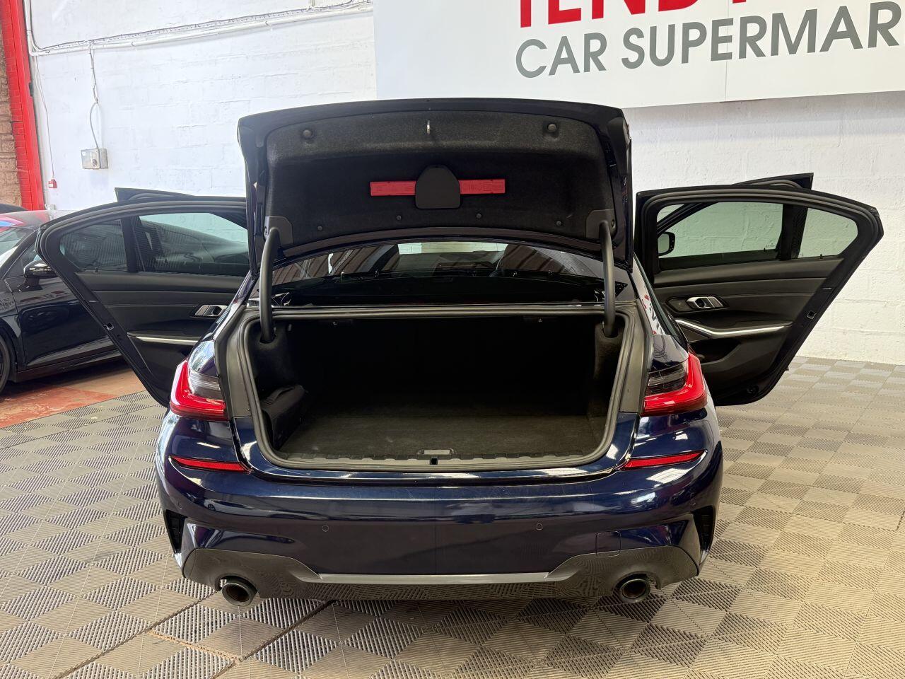 BMW 3 Series view 15