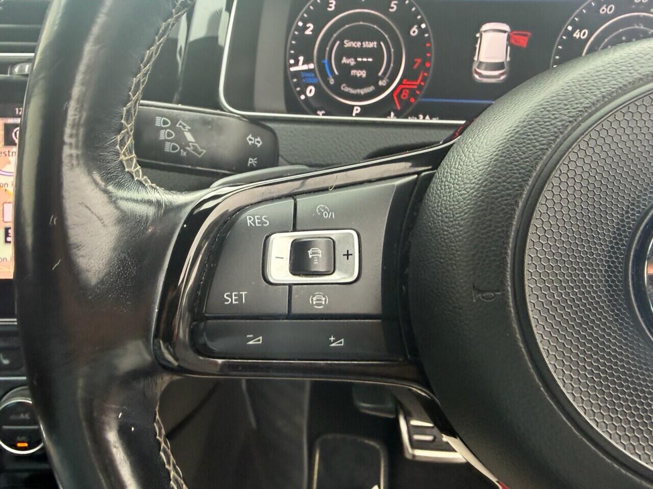 Volkswagen Golf view 20