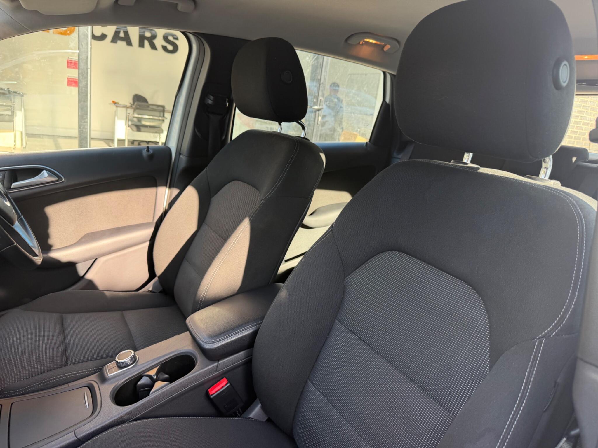 Mercedes-Benz B-Class view 17