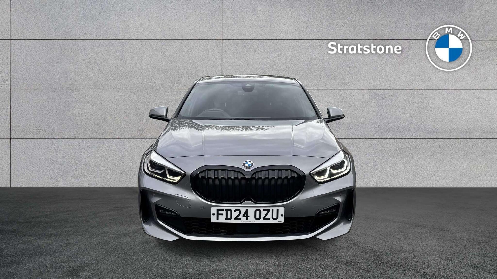 BMW 1 Series view 16