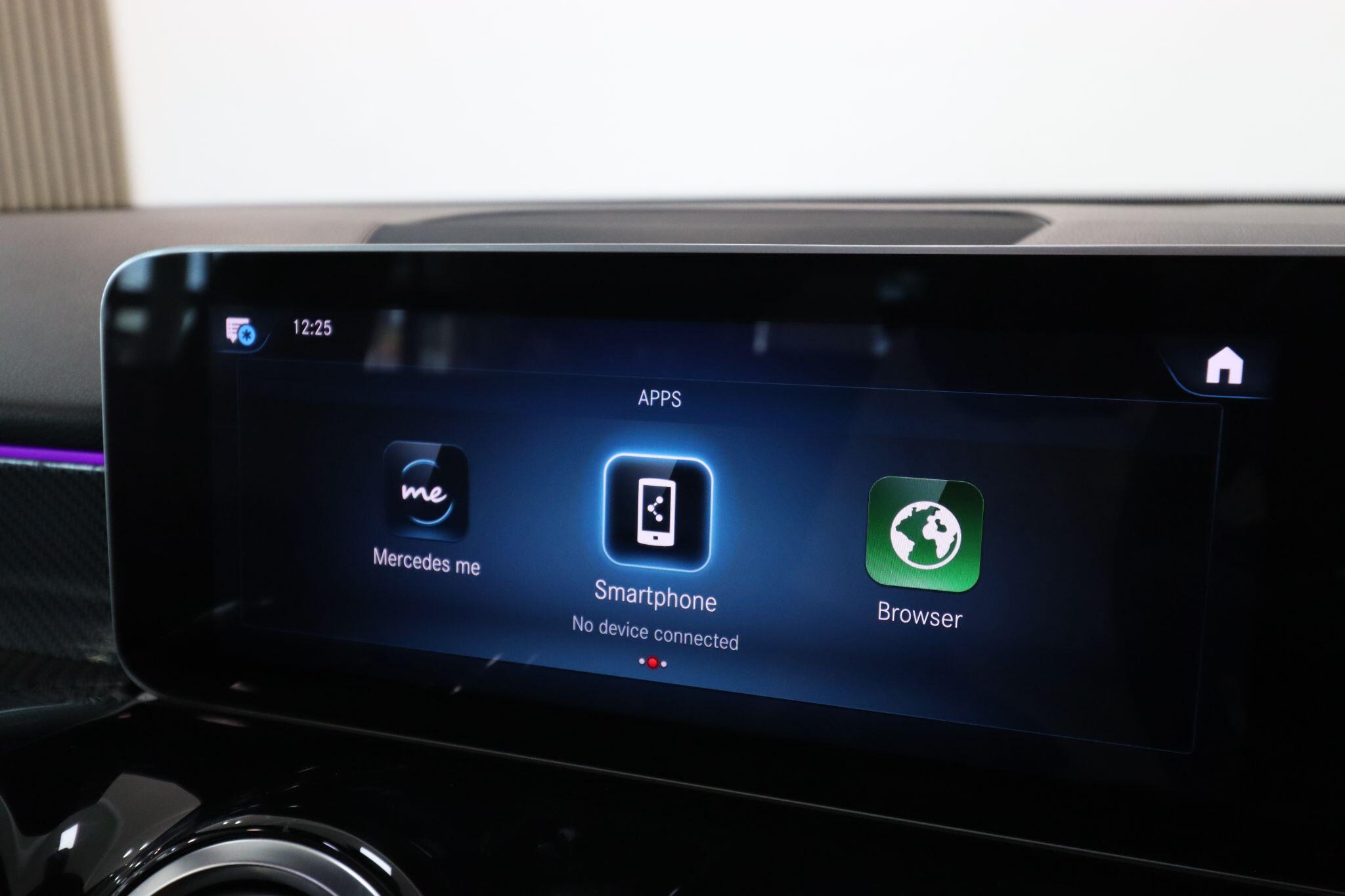 Mercedes-Benz GLB view 33