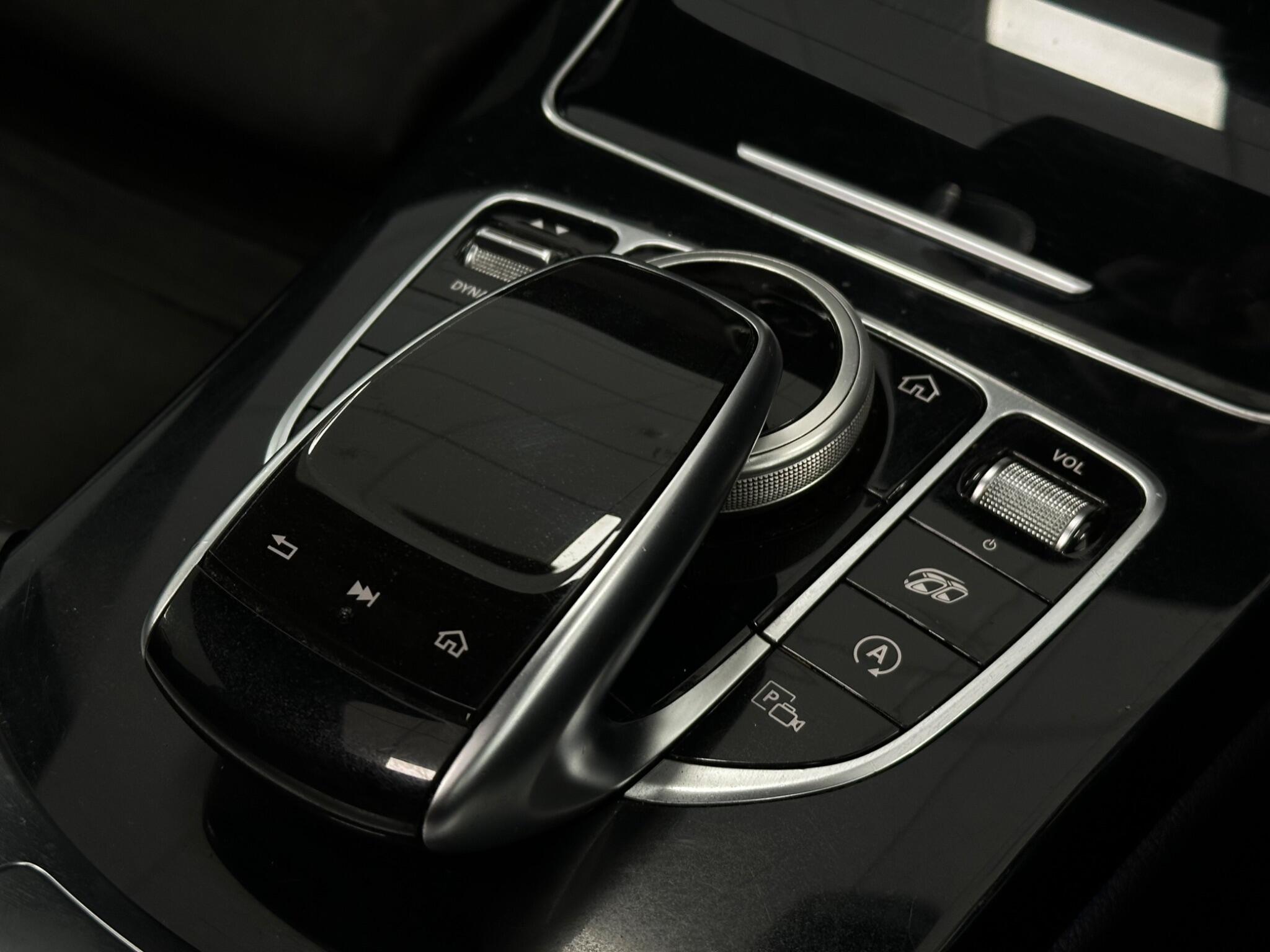Mercedes-Benz C Class view 28