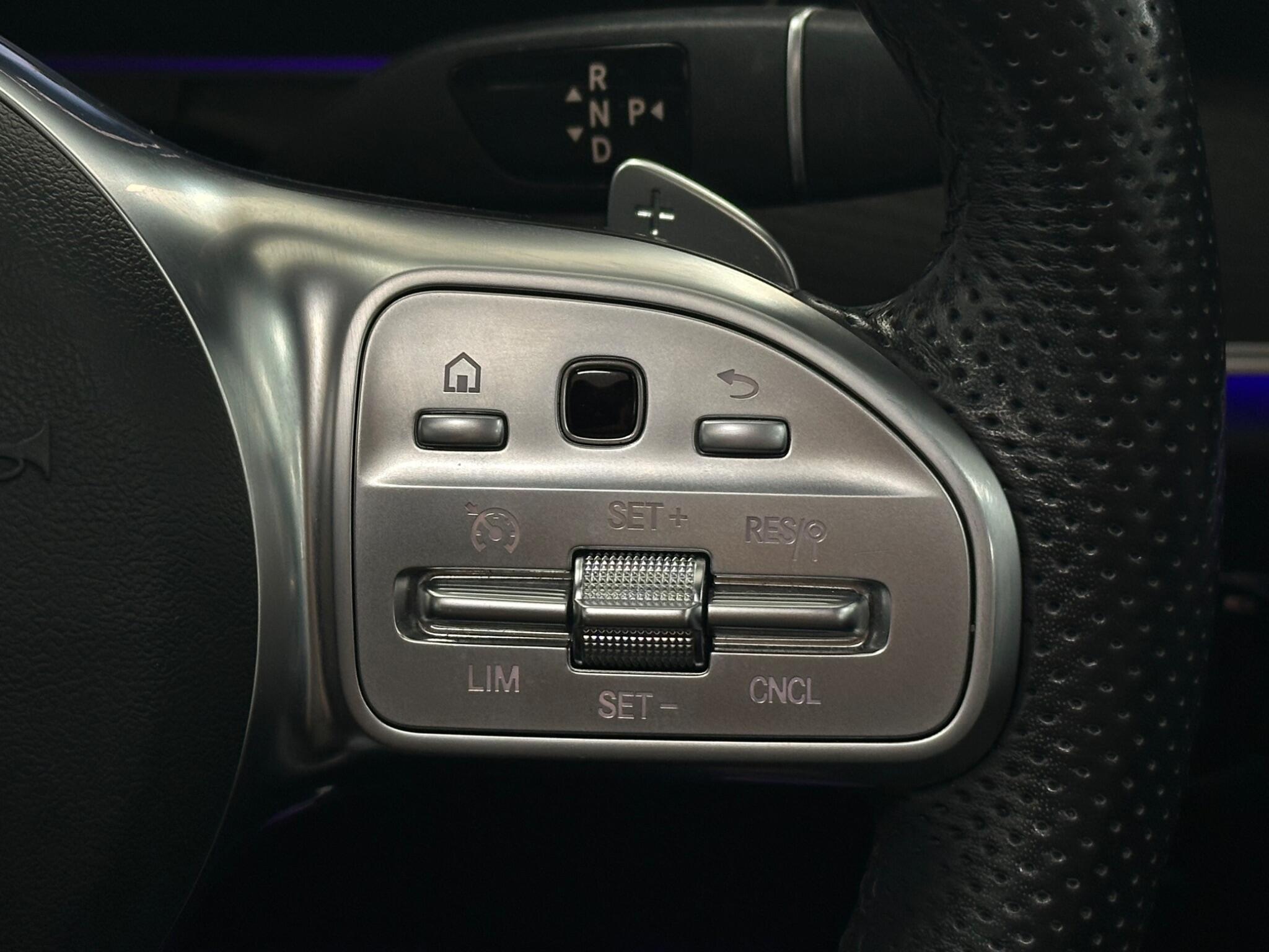 Mercedes-Benz E Class view 25