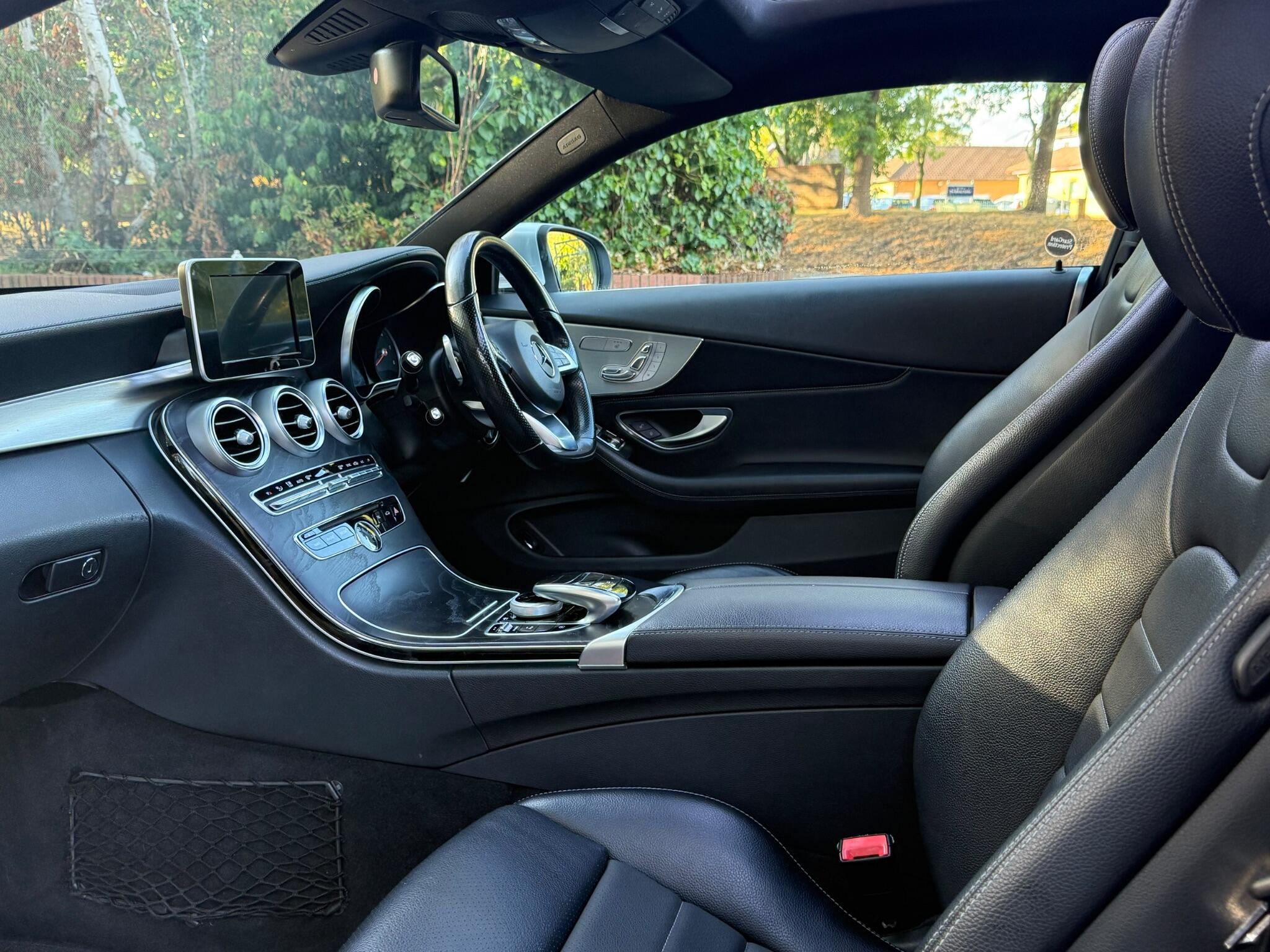 Mercedes-Benz C-Class view 19