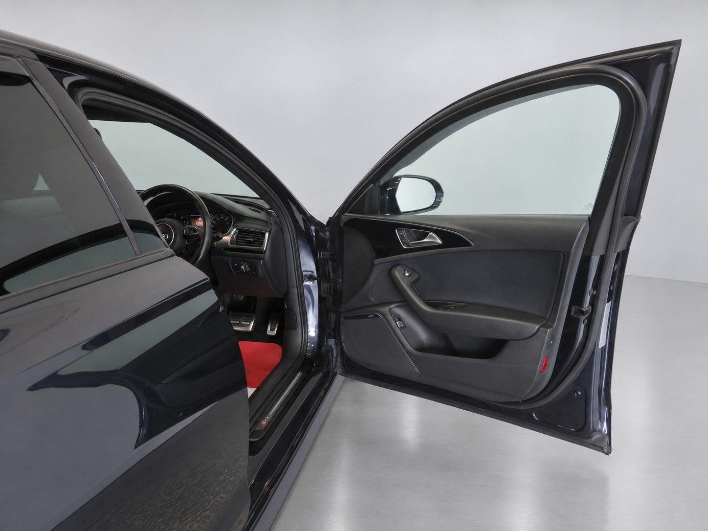 Audi A6 view 26