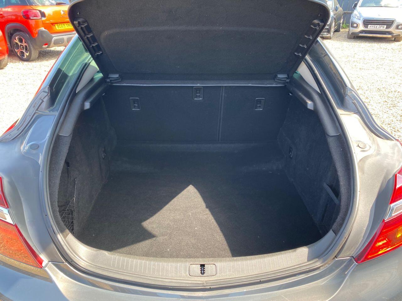 Vauxhall Insignia view 6