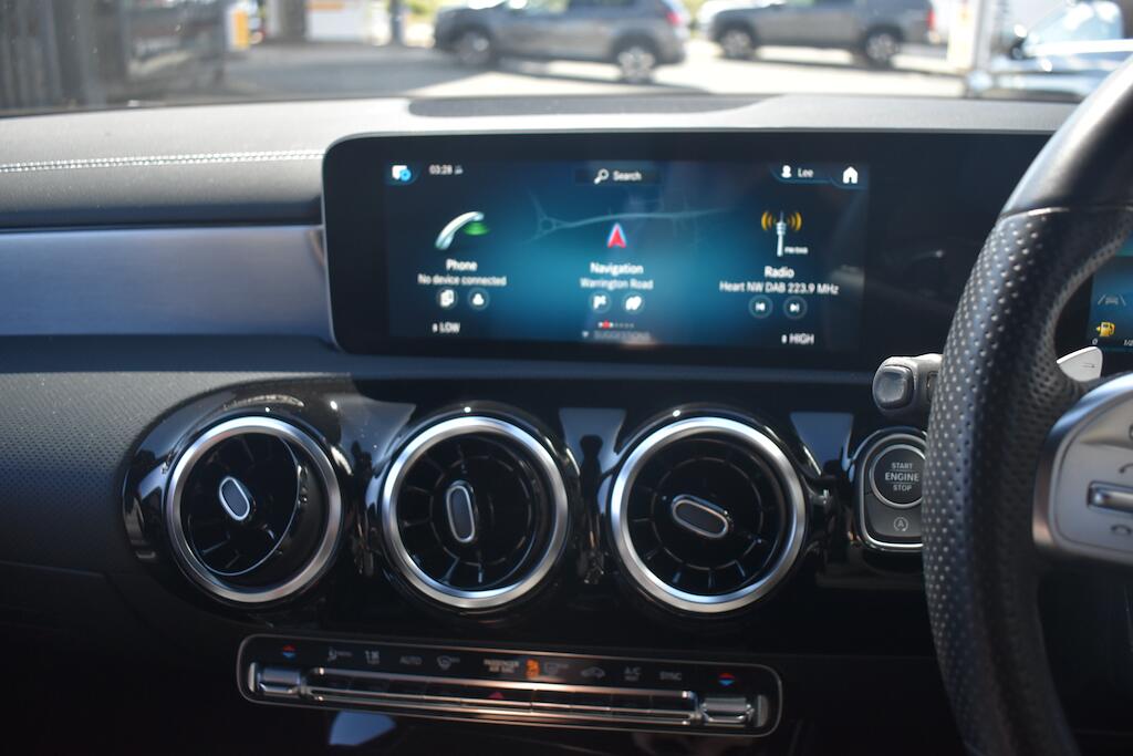 Mercedes-Benz Cla view 58