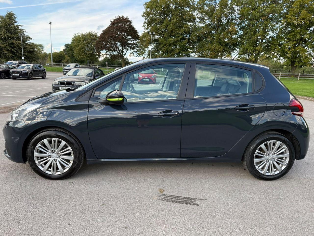Peugeot 208 view 28