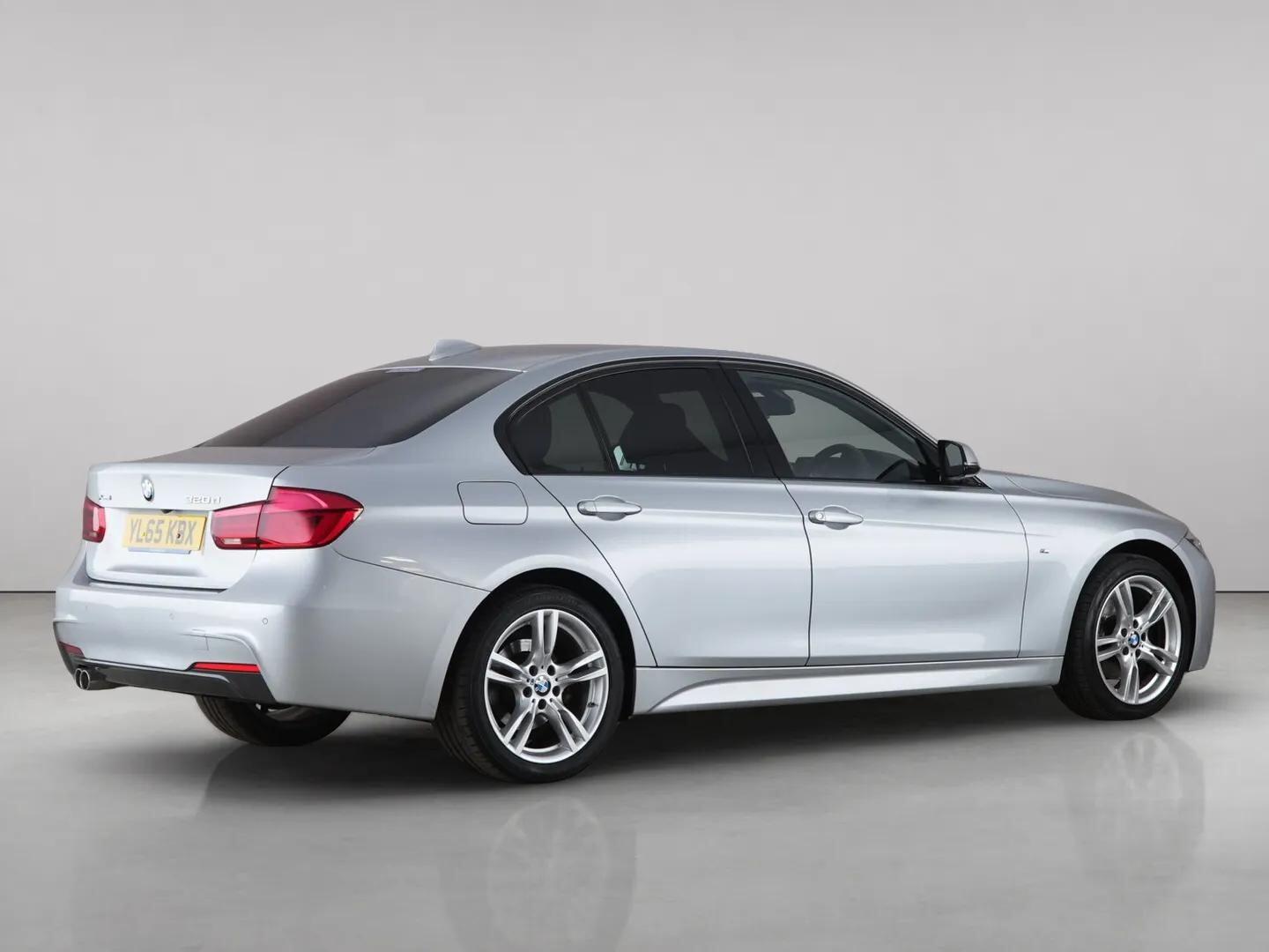 BMW 3 Series view 6