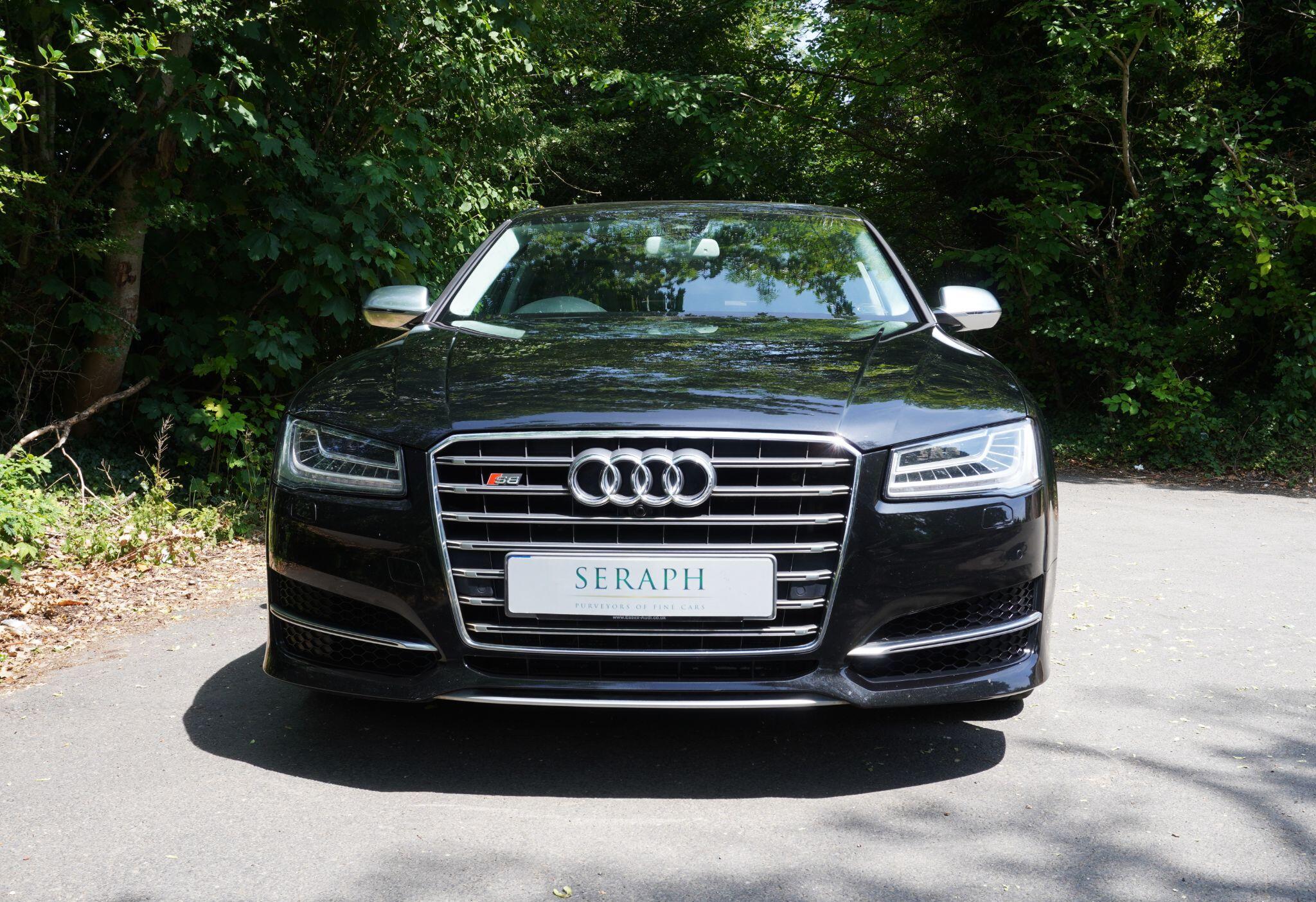 Audi S8 view 13