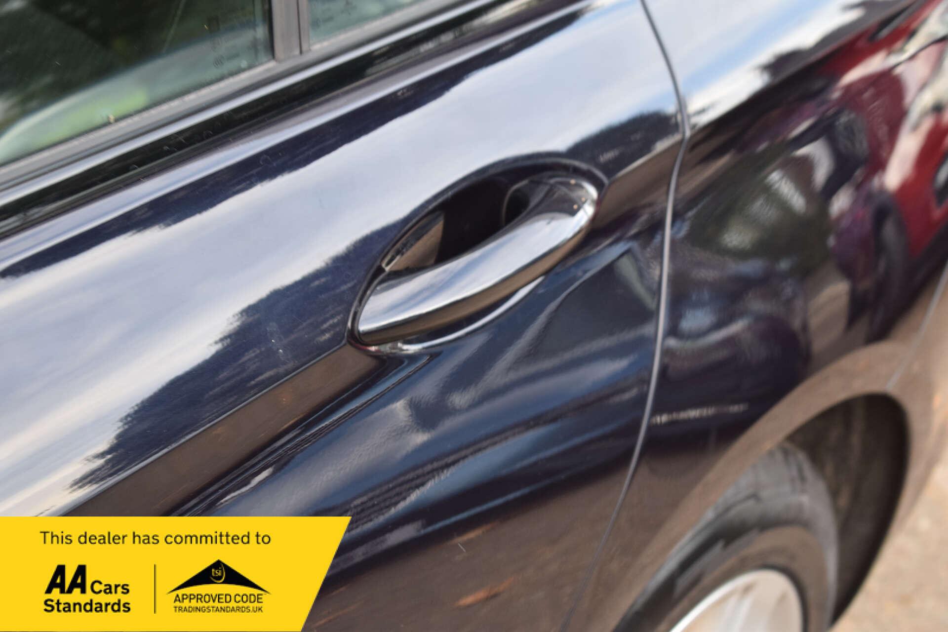 Vauxhall Insignia view 17