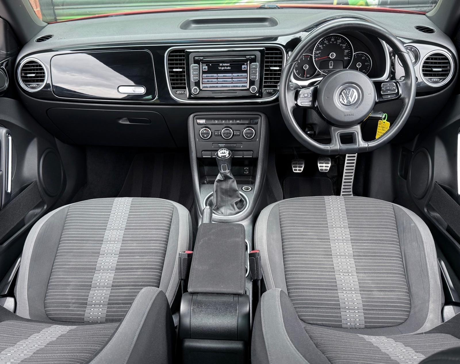 Volkswagen Beetle view 33