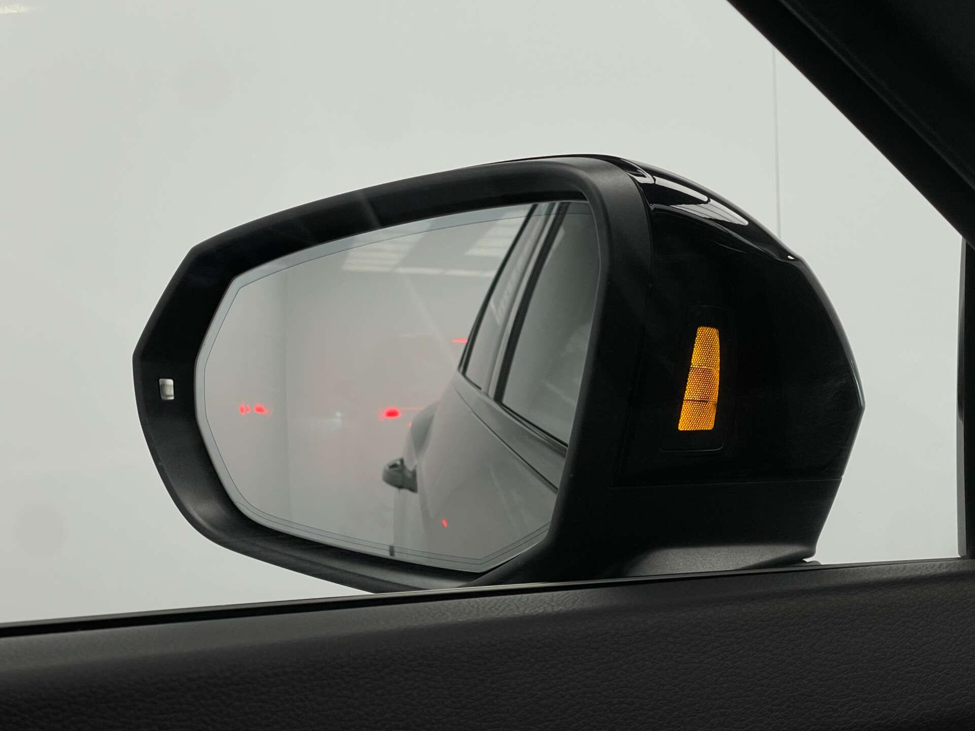Audi Q3 view 12