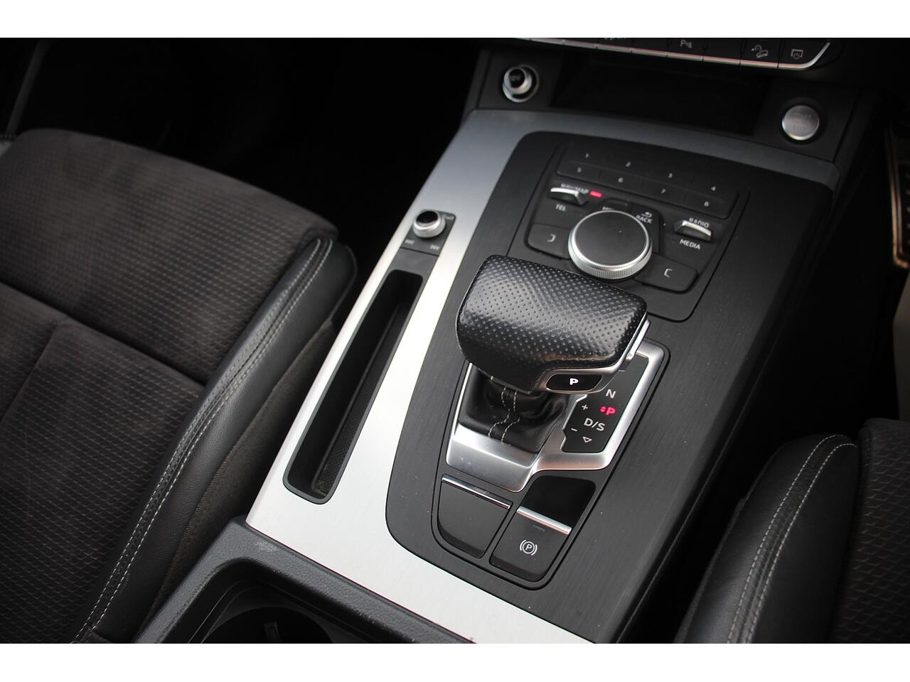Audi Q5 view 26