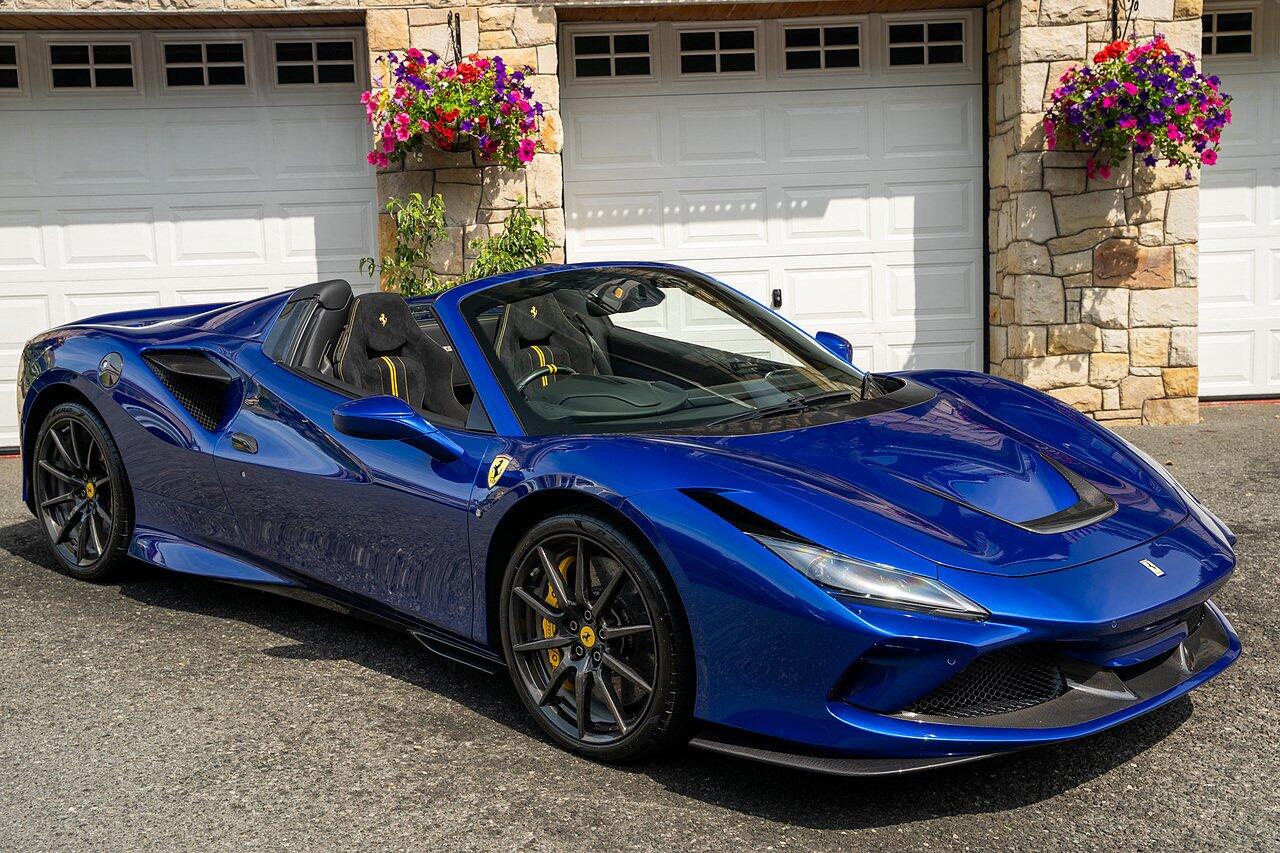 Ferrari F8 Tributo view 2