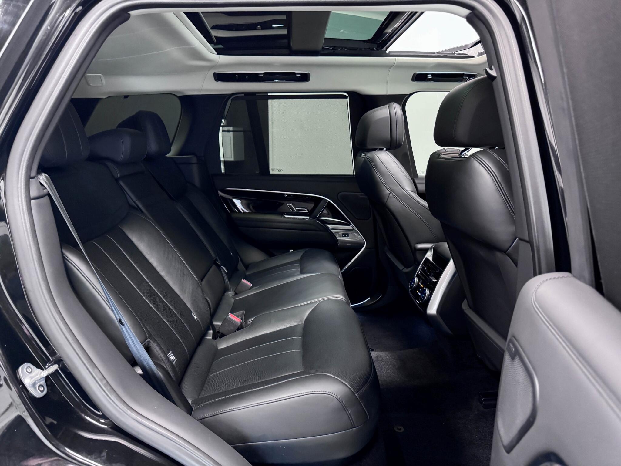Land Rover Range Rover view 36