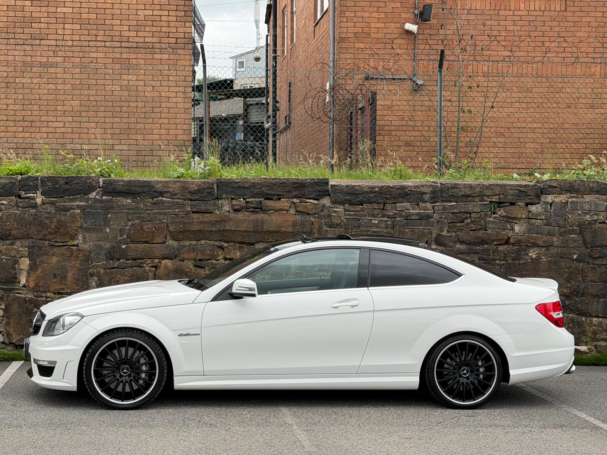 Mercedes-Benz C-Class view 4