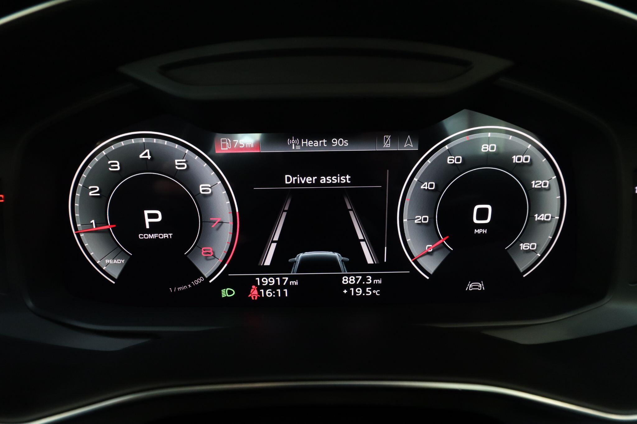 Audi A6 Saloon view 36