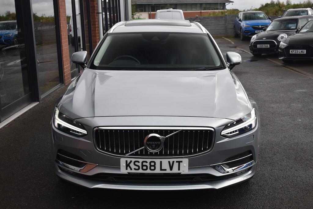 Volvo V90 view 3