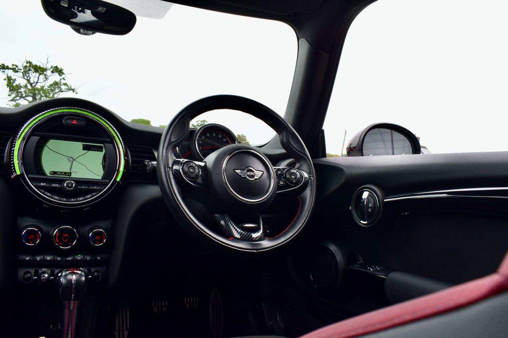 Mini Hatch view 29
