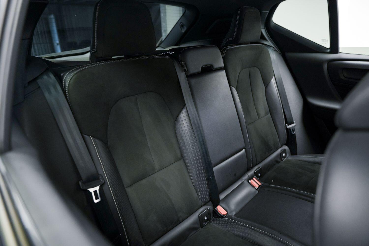Volvo XC40 view 10