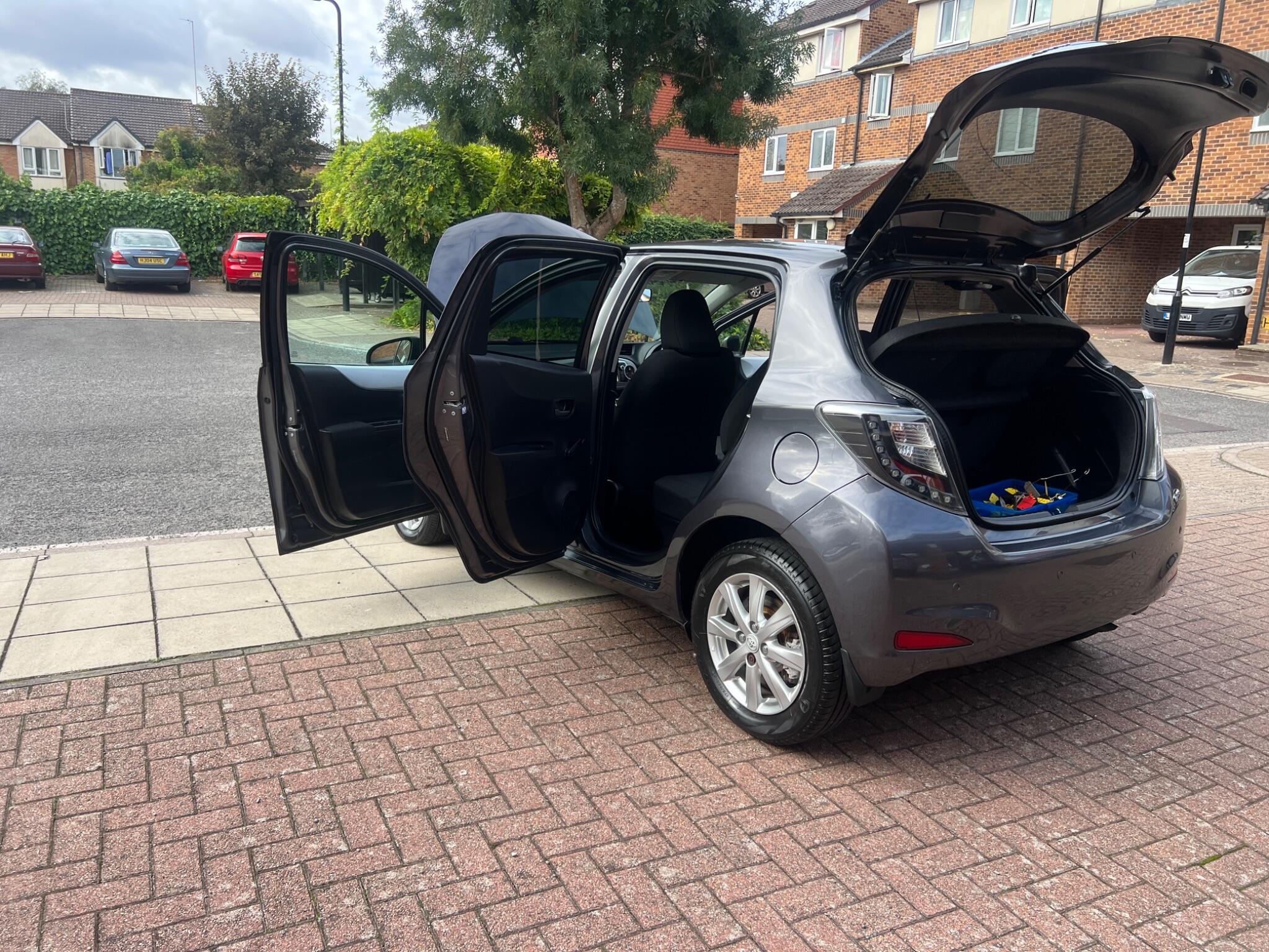 Toyota Yaris view 5