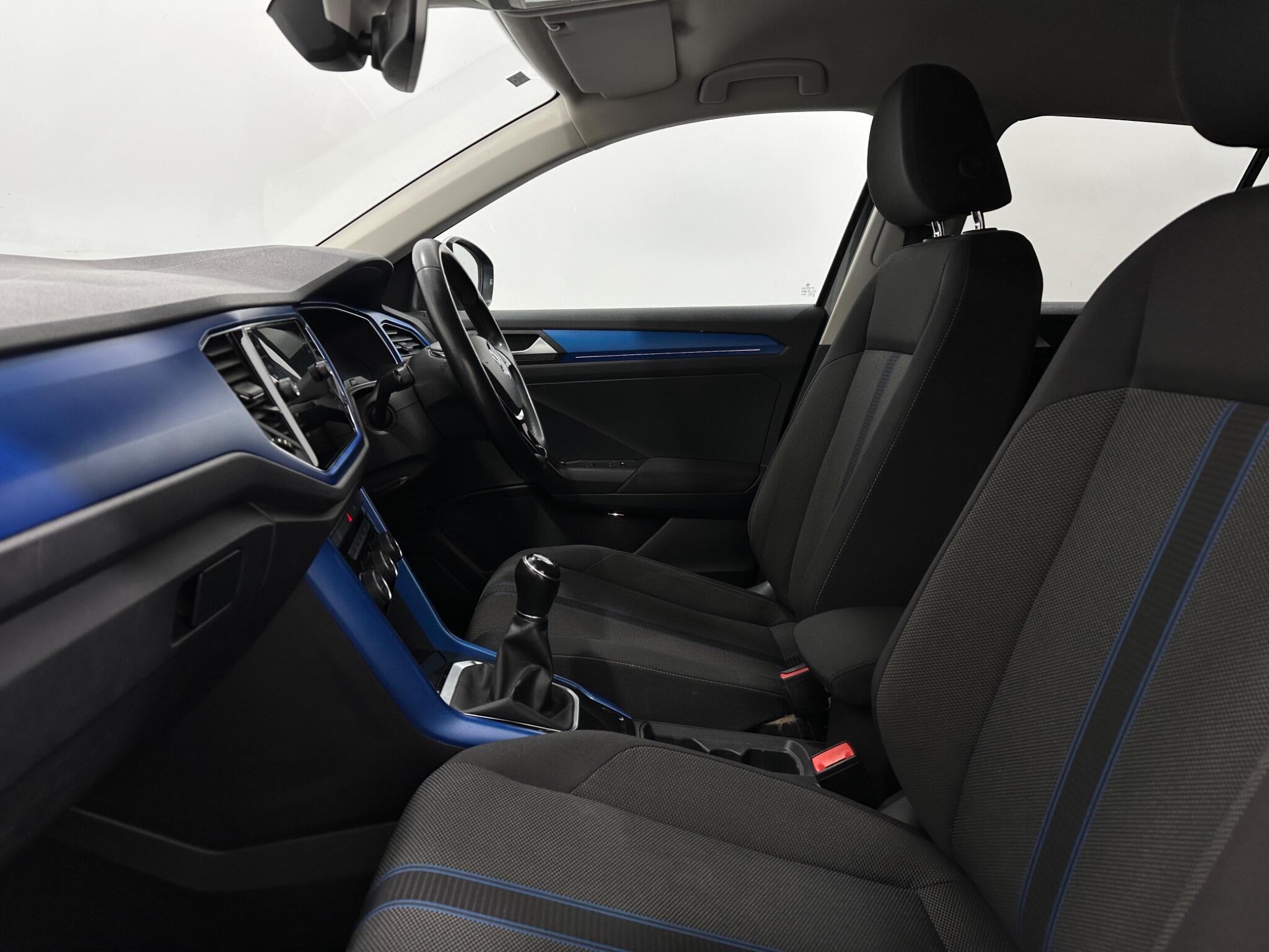 Volkswagen T-Roc view 34