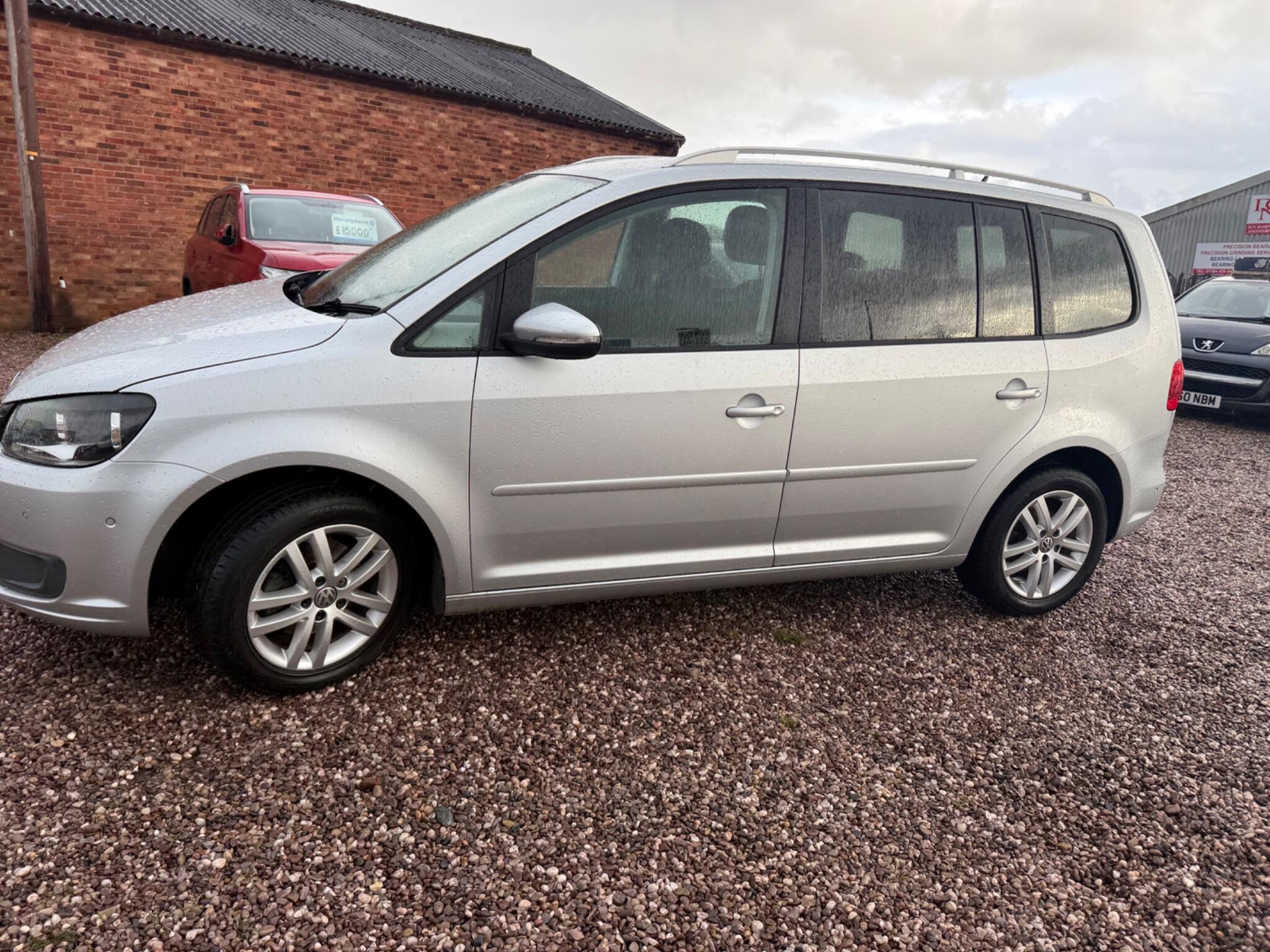 Volkswagen Touran view 19