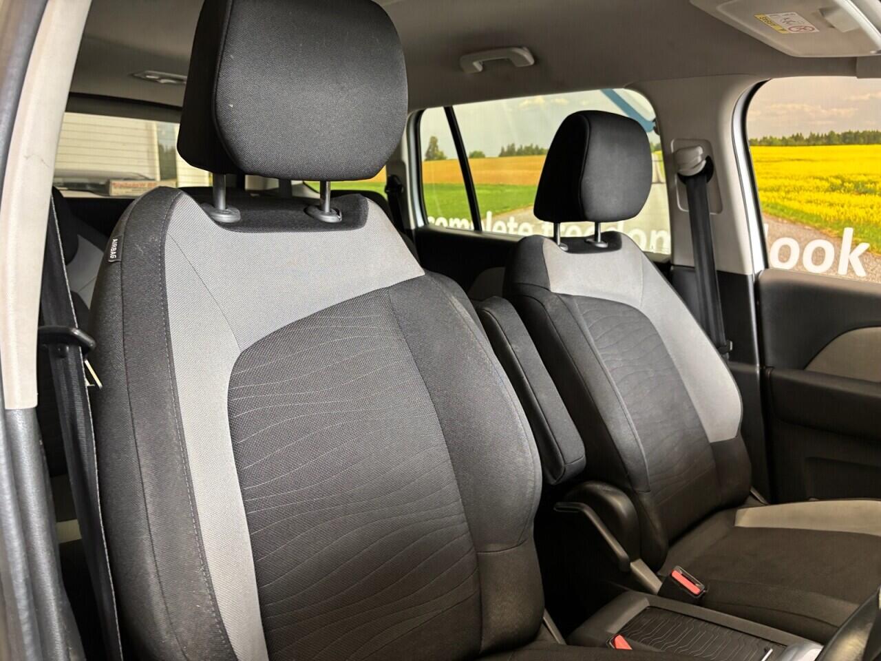 Citroen Grand C4 Picasso view 15