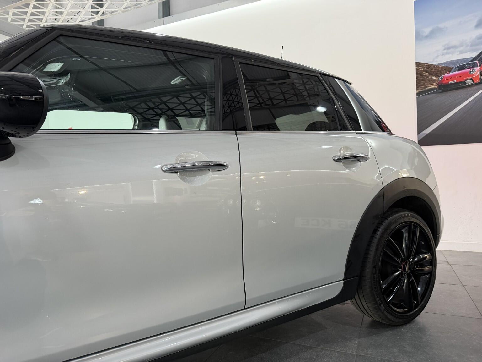 Mini Cooper view 6