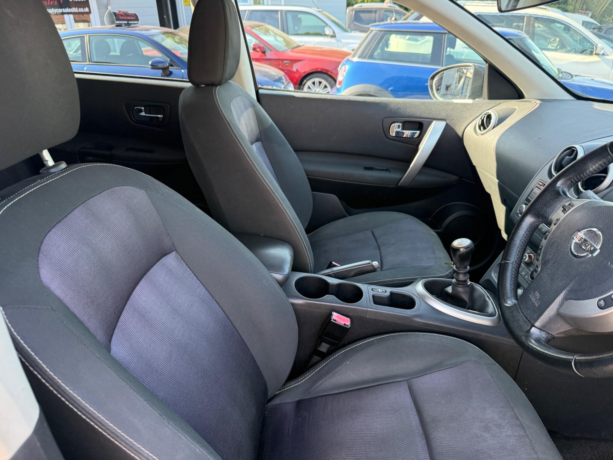 Nissan Qashqai+2 view 23