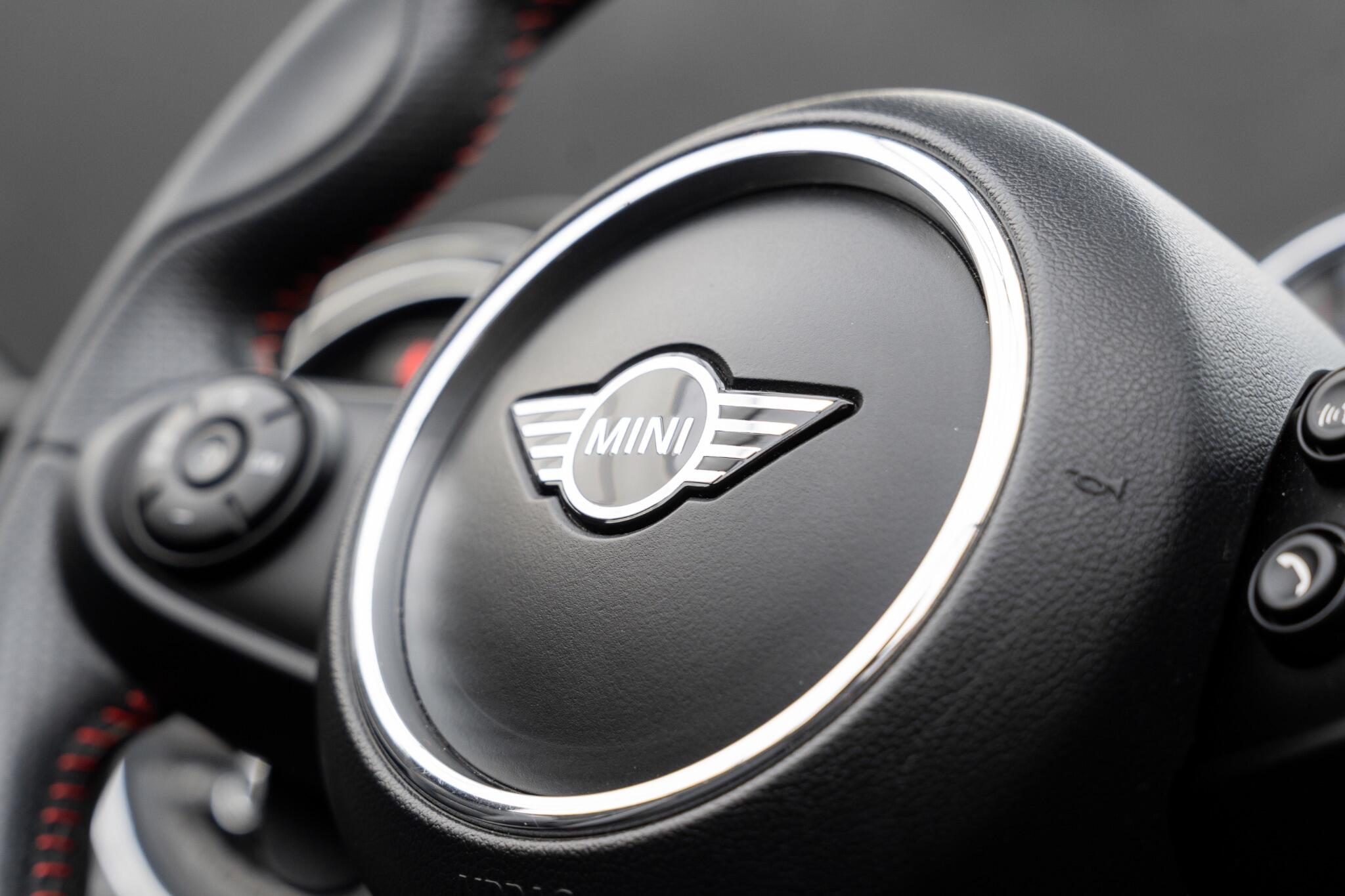 MINI Convertible view 47