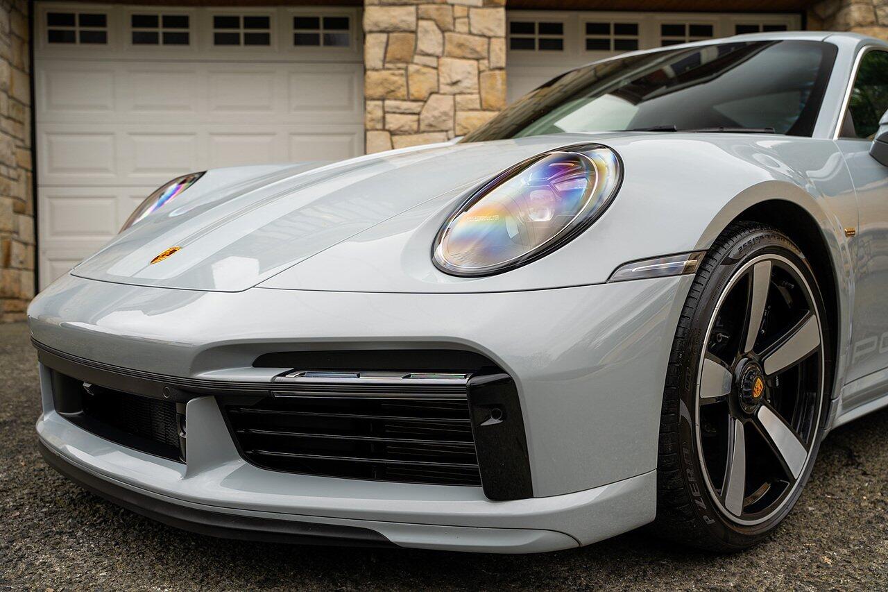 Porsche 911 view 41