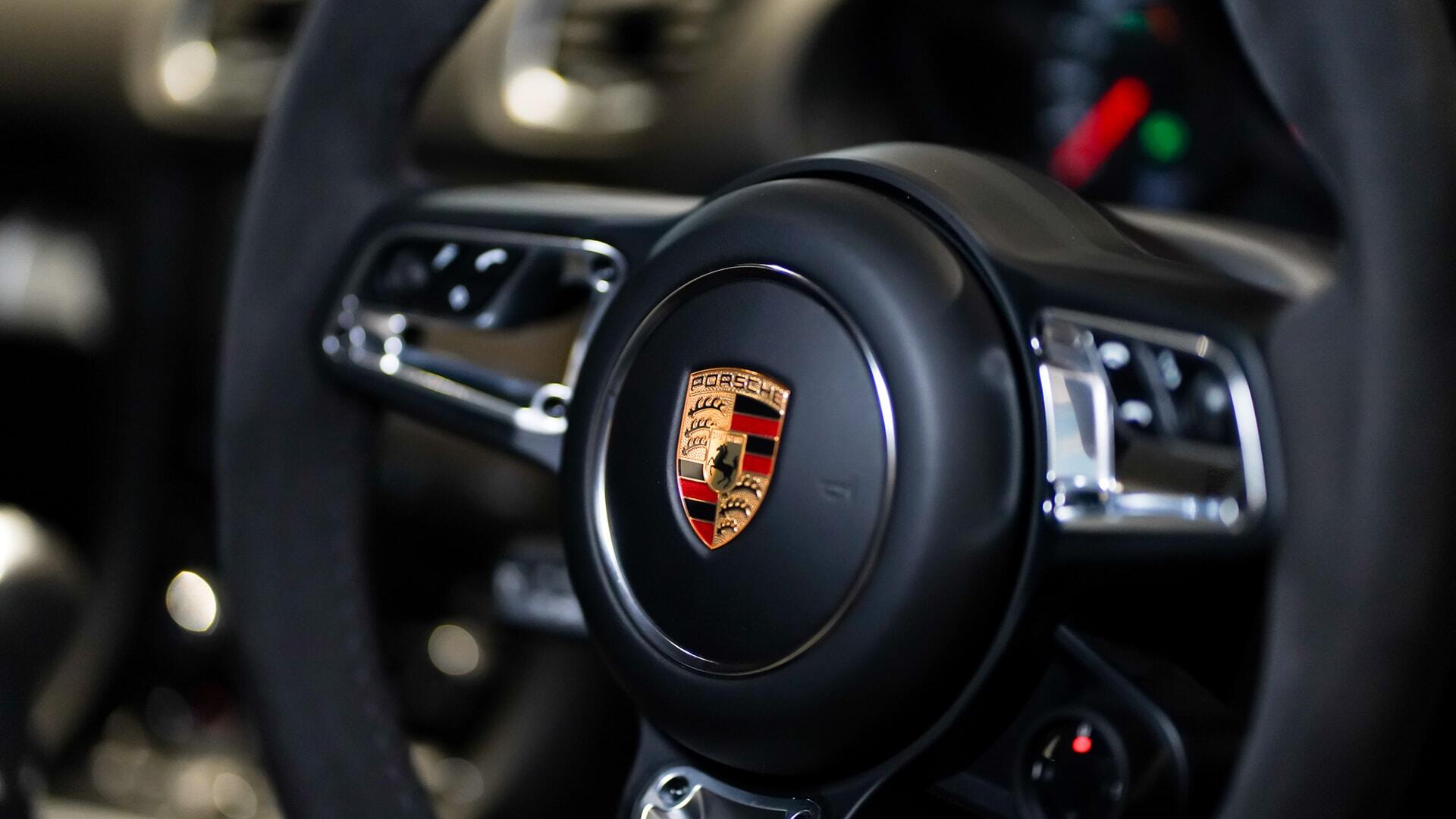 Porsche Cayman view 18