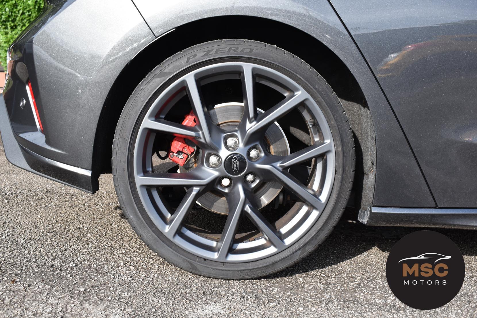 Ford Focus view 32