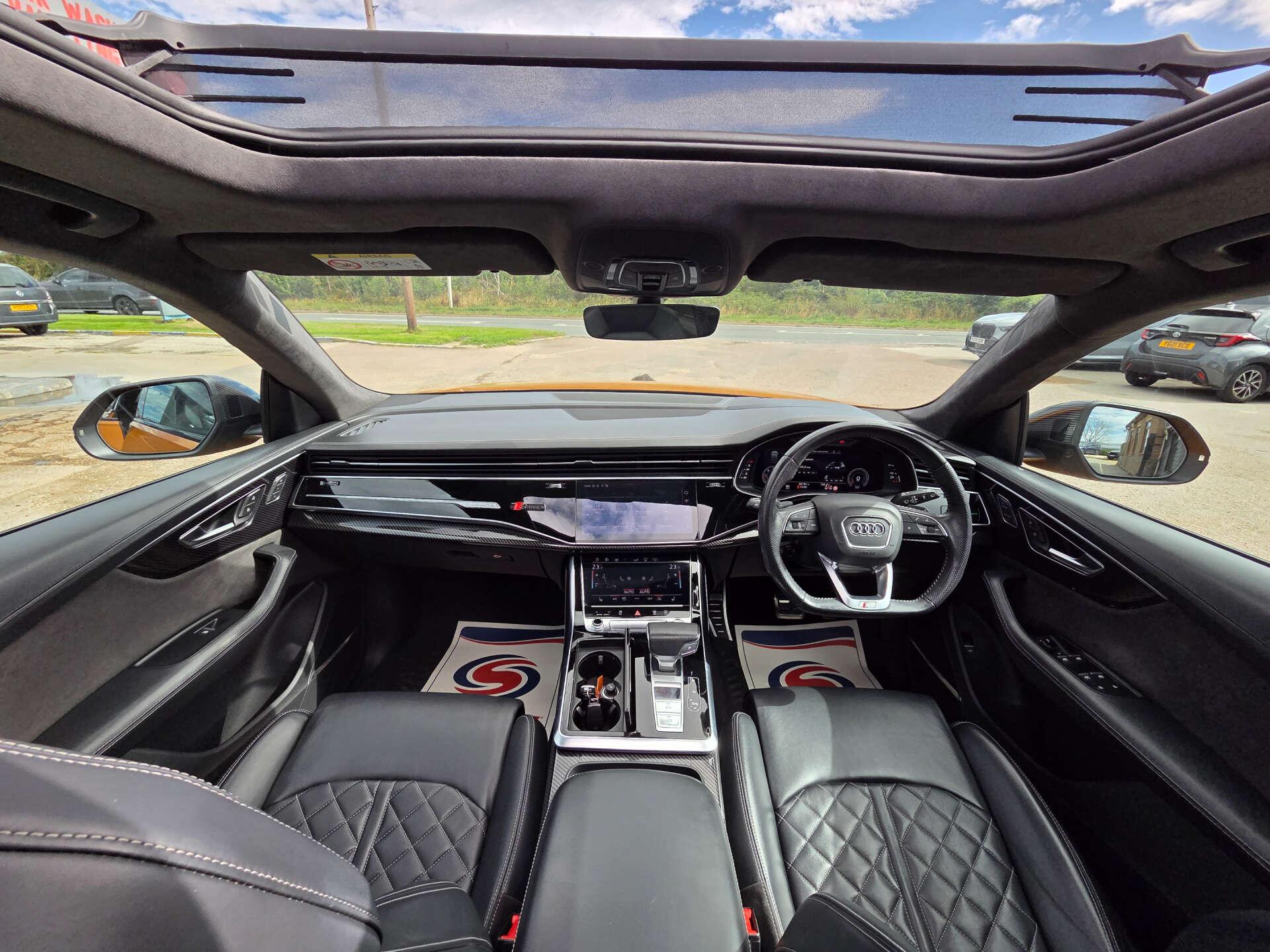 Audi Q8 view 23