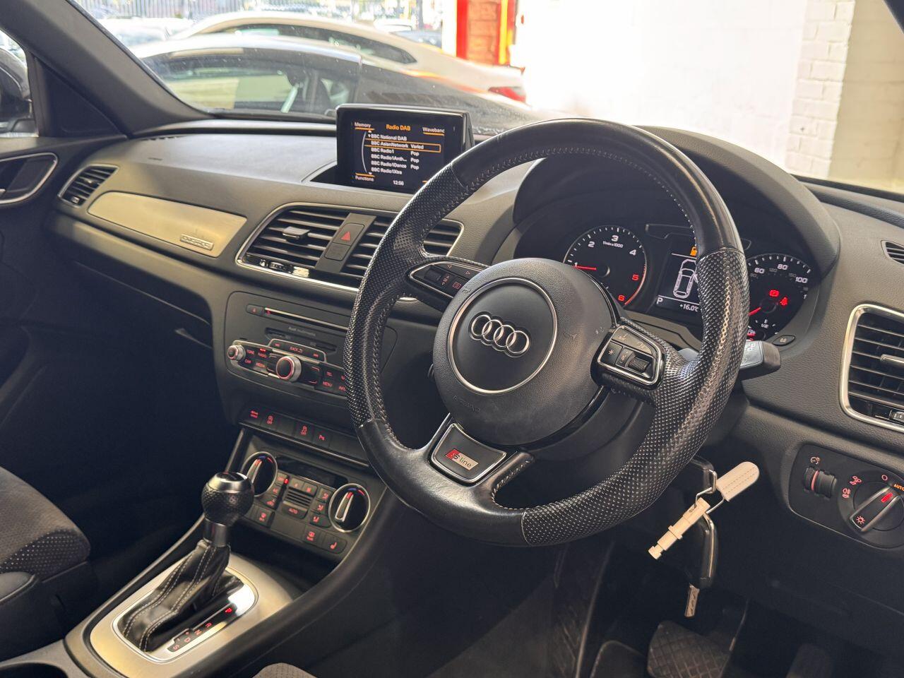 Audi Q3 view 33