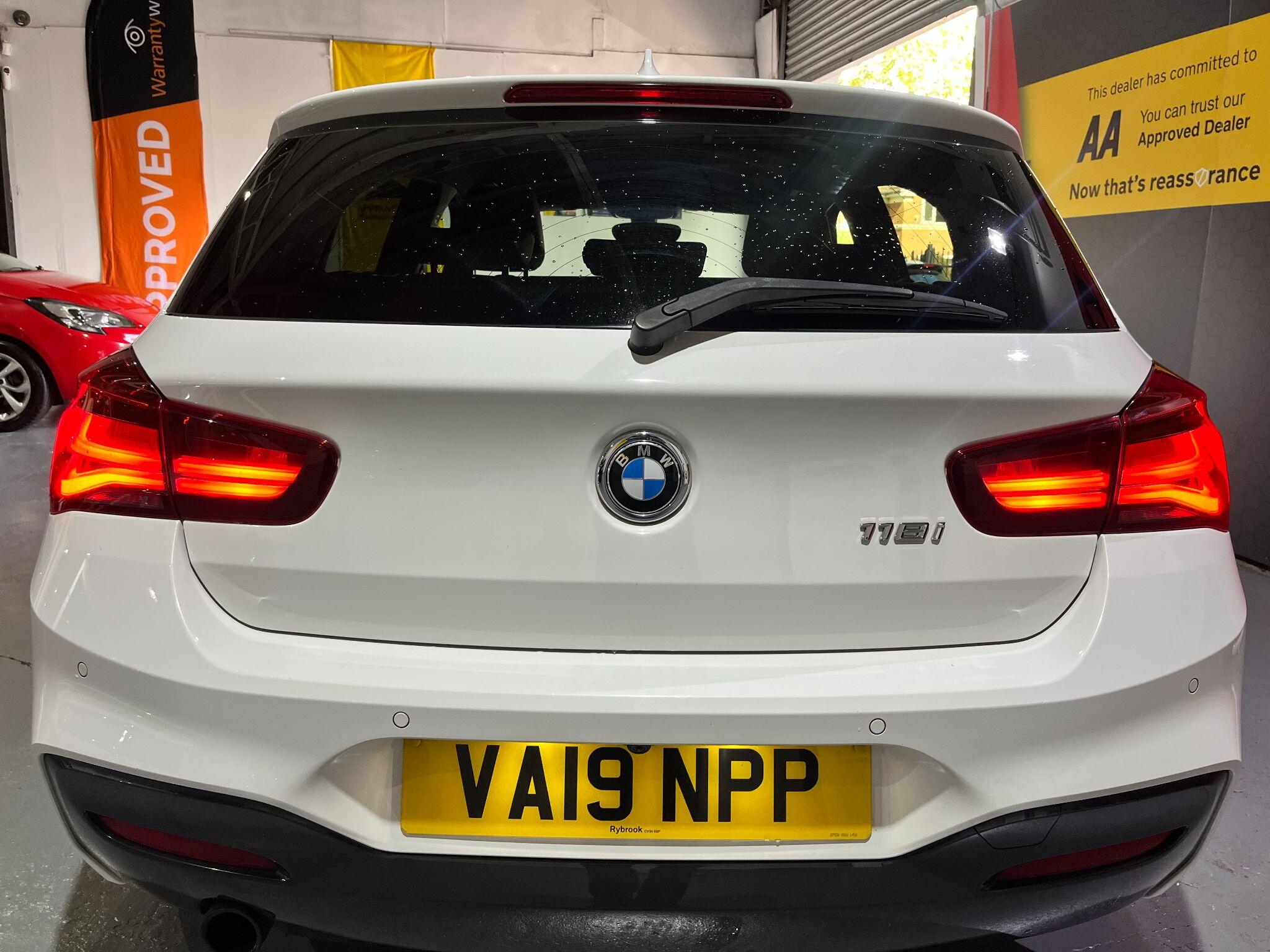 BMW 1 Series view 8