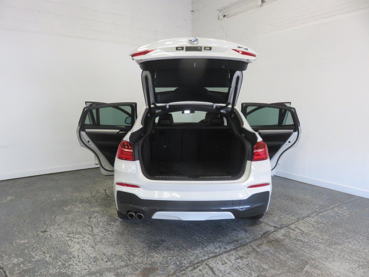 BMW X4 view 24